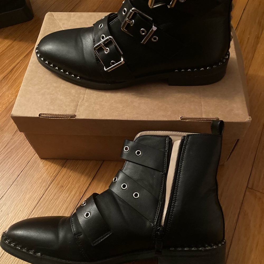 Black Boots - Picture 2 of 2